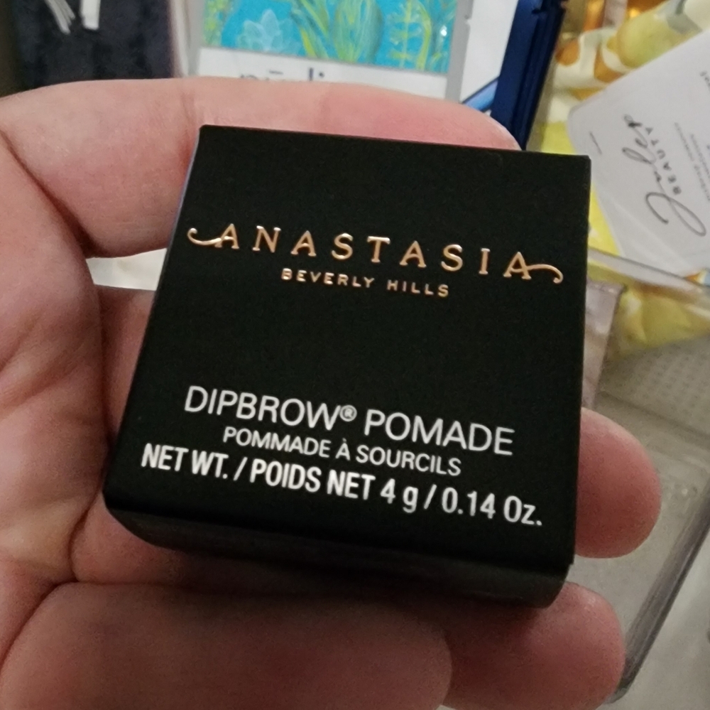 BRAND NEW Anastasia Beverly Hills Dipbrow In Medium Brown